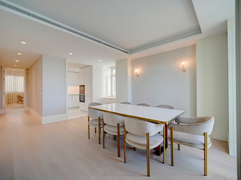 Apartment for Sale in Estrela, Lisboa, Lisbon, Portugal 4