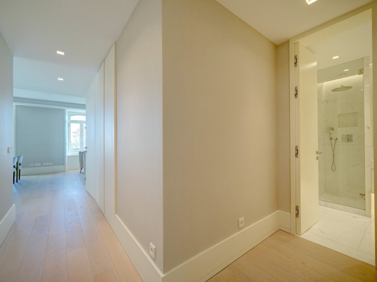 Apartment for Sale in Estrela, Lisboa, Lisbon, Portugal 9