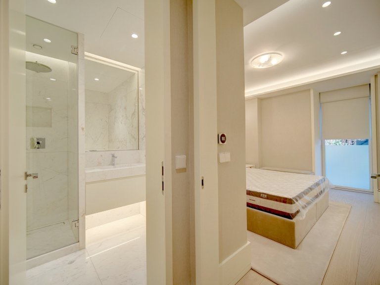 Apartment for Sale in Estrela, Lisboa, Lisbon, Portugal 7