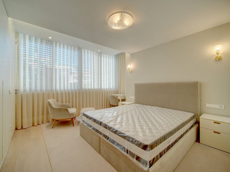 Apartment for Sale in Estrela, Lisboa, Lisbon, Portugal 9