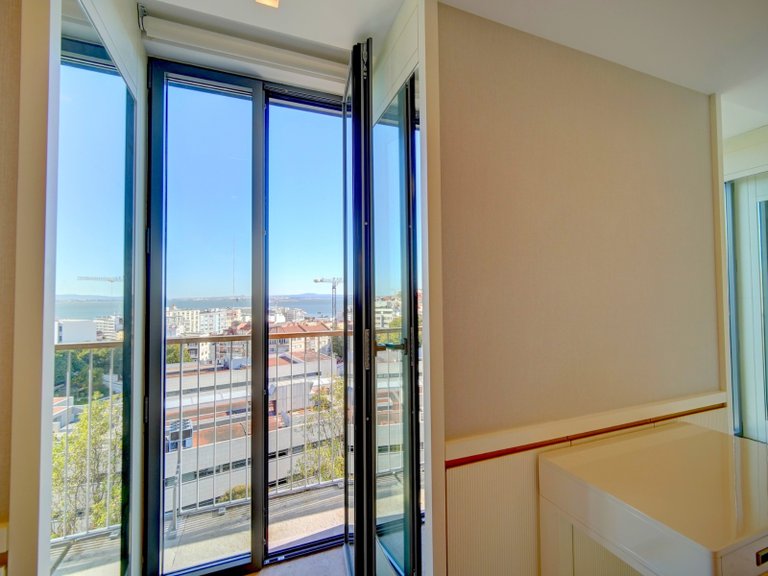 Apartment for Sale in Estrela, Lisboa, Lisbon, Portugal 13