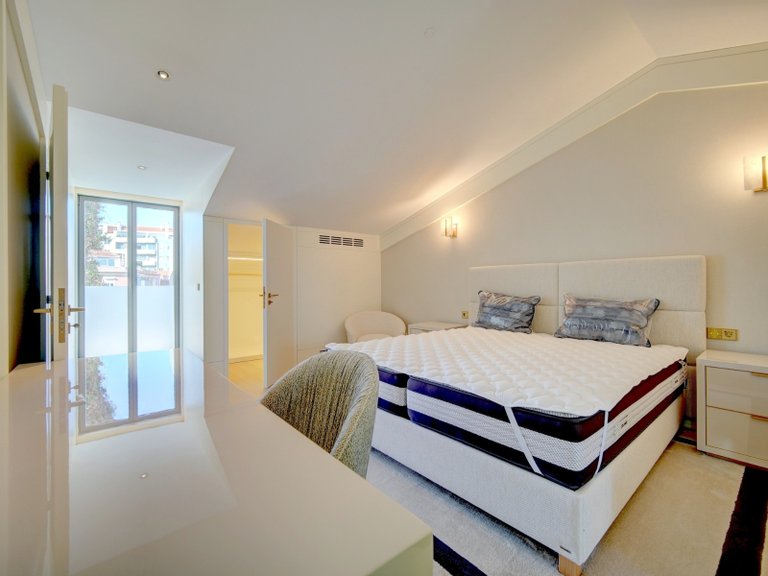 Apartment for Sale in Estrela, Lisboa, Lisbon, Portugal 14