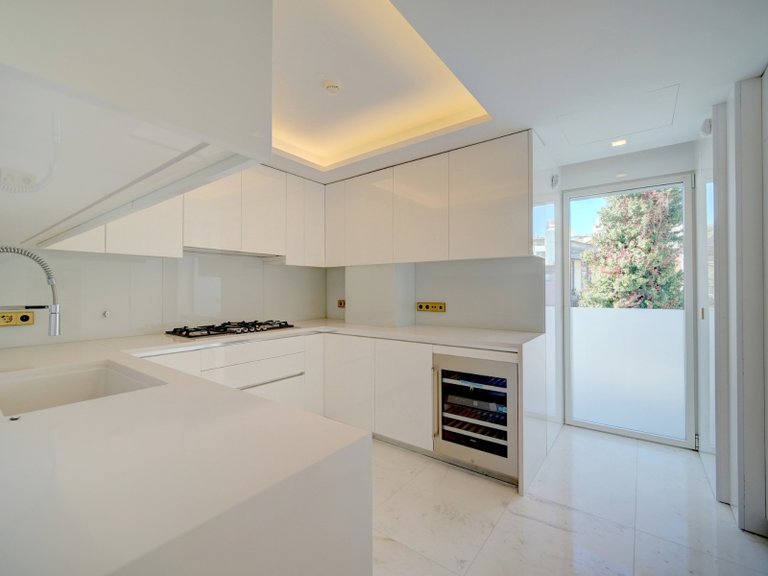 Apartment for Sale in Estrela, Lisboa, Lisbon, Portugal 19