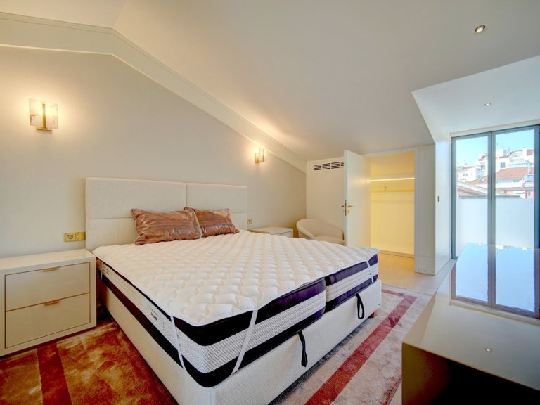 Apartment for Sale in Estrela, Lisboa, Lisbon, Portugal 27