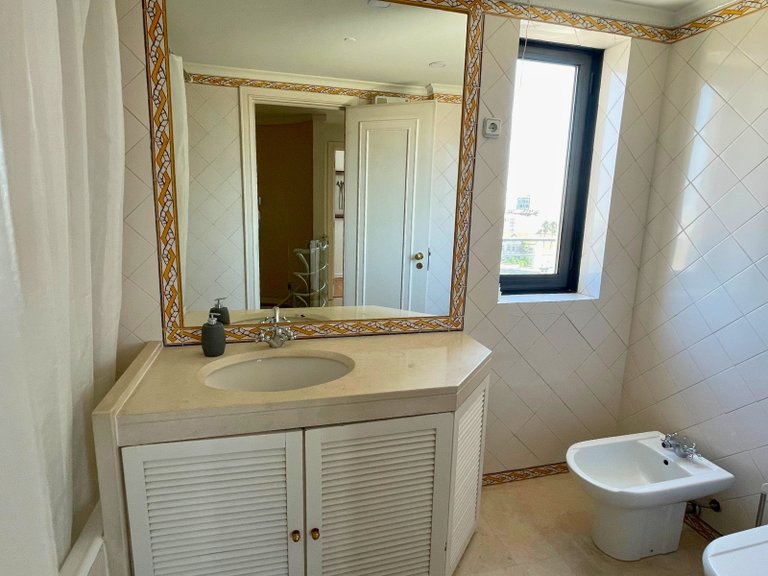 Apartment for Sale in Campolide, Lisboa, Lisbon, Portugal 20
