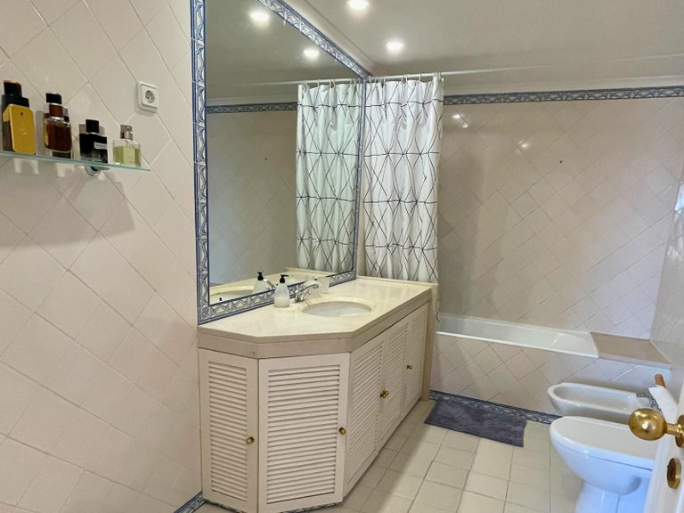 Apartment for Sale in Campolide, Lisboa, Lisbon, Portugal 24