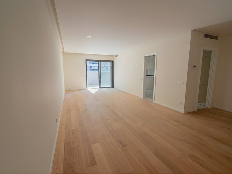Apartment for Sale in Algés, Linda-a-Velha e Cruz Quebrada-Dafundo, Oeiras, Lisbon, Portugal 7