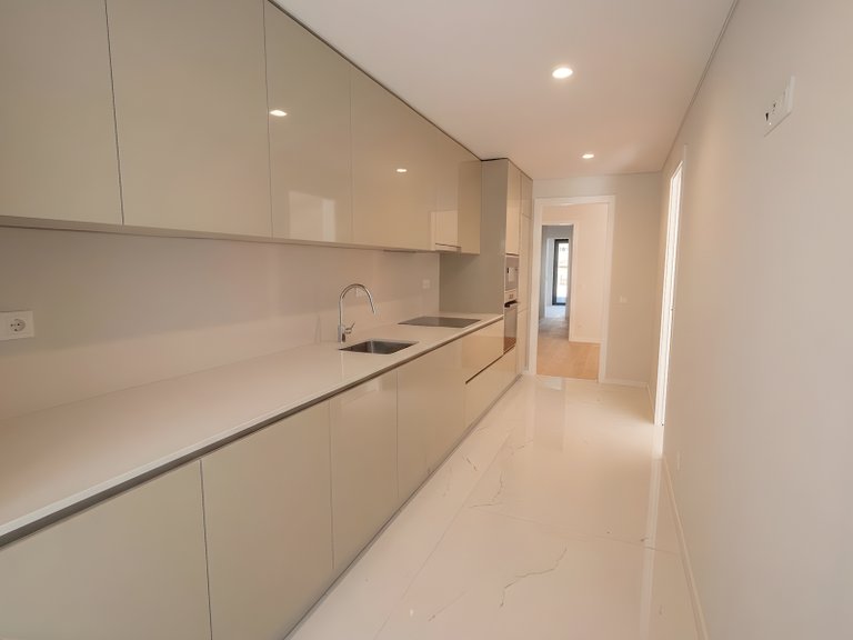 Apartment for Sale in Algés, Linda-a-Velha e Cruz Quebrada-Dafundo, Oeiras, Lisbon, Portugal 9