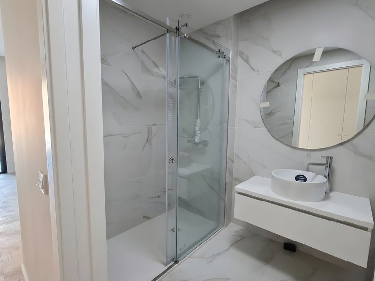 Apartment for Sale in Algés, Linda-a-Velha e Cruz Quebrada-Dafundo, Oeiras, Lisbon, Portugal 14