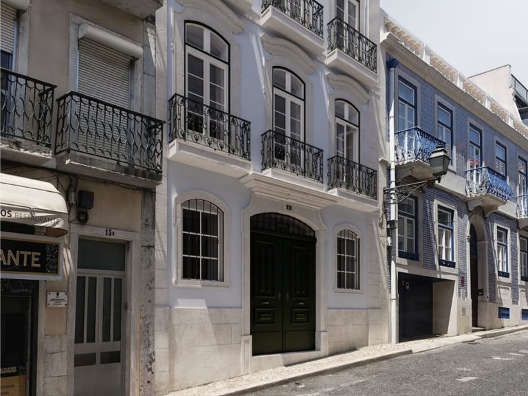 Apartment for Sale in Santo António, Lisboa, Lisbon, Portugal 9