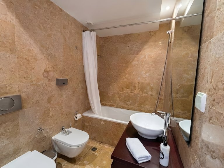 Apartment for Sale in Misericórdia, Lisboa, Lisbon, Portugal 19