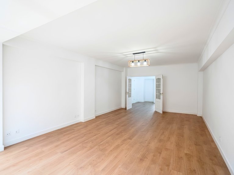 Apartment for Sale in São Domingos de Benfica, Lisboa, Lisbon, Portugal 4