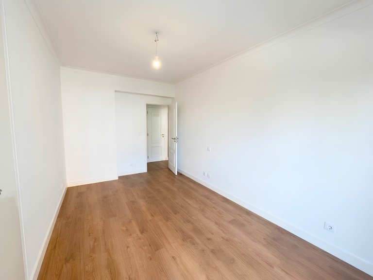 Apartment for Sale in São Domingos de Benfica, Lisboa, Lisbon, Portugal 8