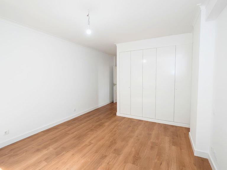 Apartment for Sale in São Domingos de Benfica, Lisboa, Lisbon, Portugal 11