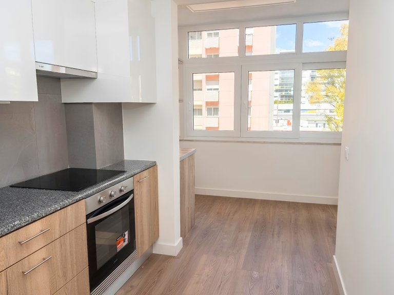 Apartment for Sale in São Domingos de Benfica, Lisboa, Lisbon, Portugal 15