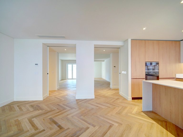 Apartment for Sale in Avenidas Novas, Lisboa, Lisbon, Portugal 4