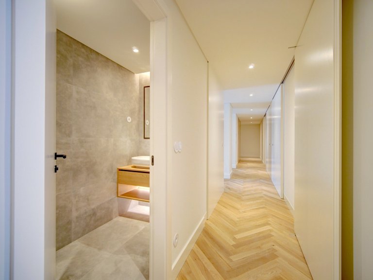 Apartment for Sale in Avenidas Novas, Lisboa, Lisbon, Portugal 20