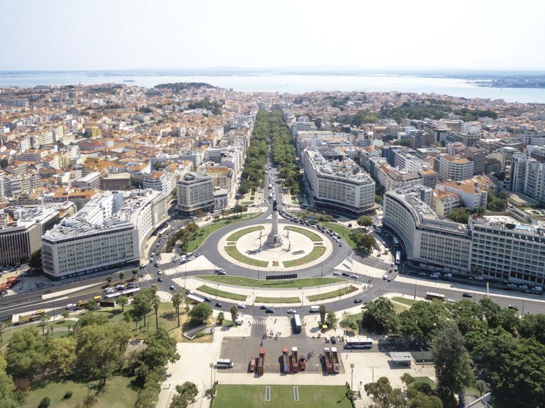 Apartment for Sale in Santo António, Lisboa, Lisbon, Portugal 10