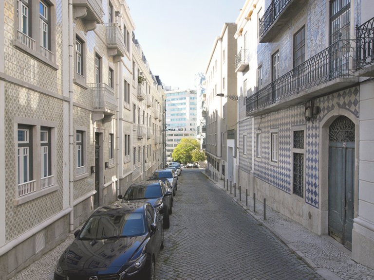 Apartment for Sale in Santo António, Lisboa, Lisbon, Portugal 11