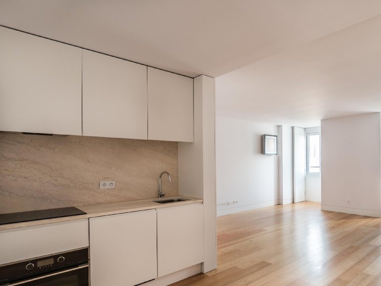 Apartment for Sale in Santa Maria Maior, Lisboa, Lisbon, Portugal 6