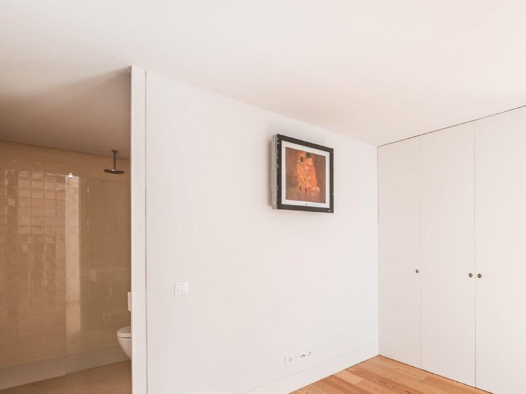 Apartment for Sale in Santa Maria Maior, Lisboa, Lisbon, Portugal 9