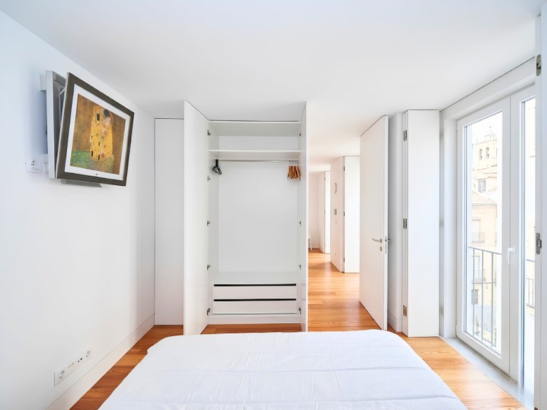 Apartment for Sale in Santa Maria Maior, Lisboa, Lisbon, Portugal 13