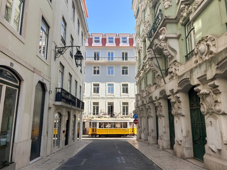 Apartment for Sale in Santa Maria Maior, Lisboa, Lisbon, Portugal 26