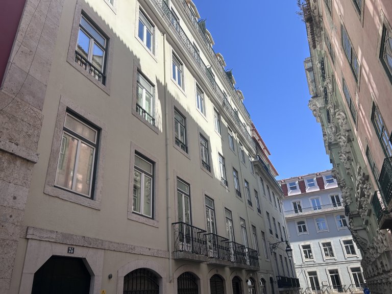 Apartment for Sale in Santa Maria Maior, Lisboa, Lisbon, Portugal 25
