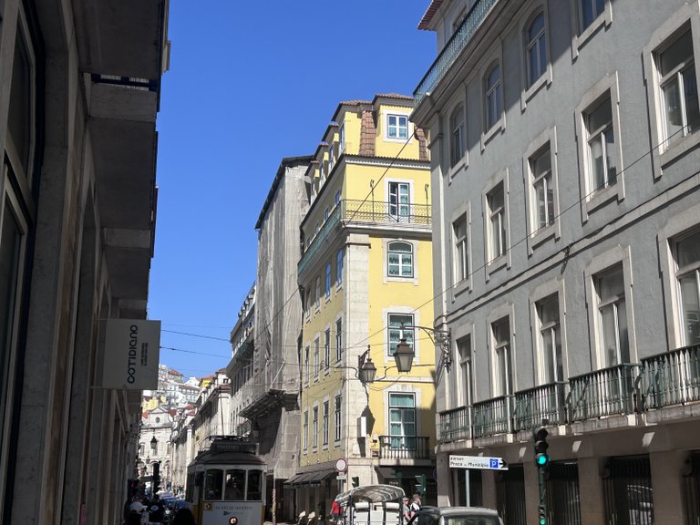 Apartment for Sale in Santa Maria Maior, Lisboa, Lisbon, Portugal 28