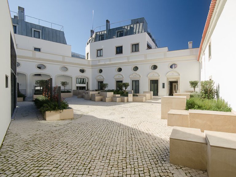 Apartment for Sale in Misericórdia, Lisboa, Lisbon, Portugal 11