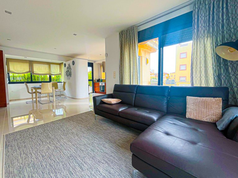 Villa for Sale in Orihuela Costa, Alicante 10