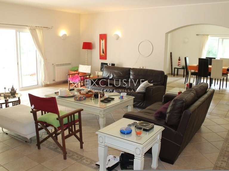 Villa for Sale in PortimÃo, Algarve 3