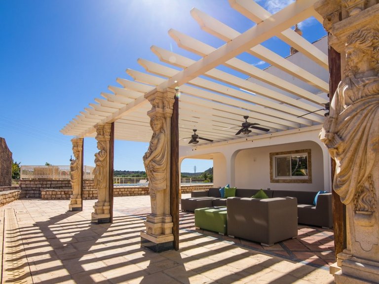 Villa for Sale in Estombar, Algarve 8
