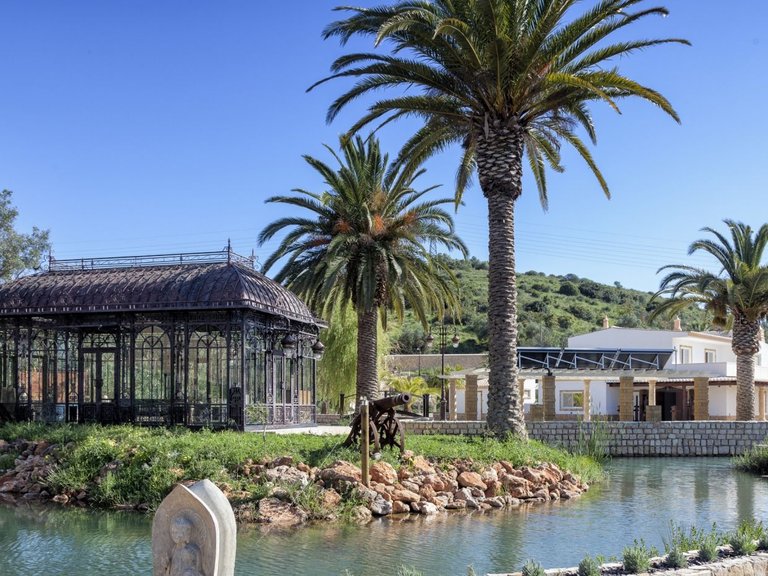 Villa for Sale in Estombar, Algarve 3