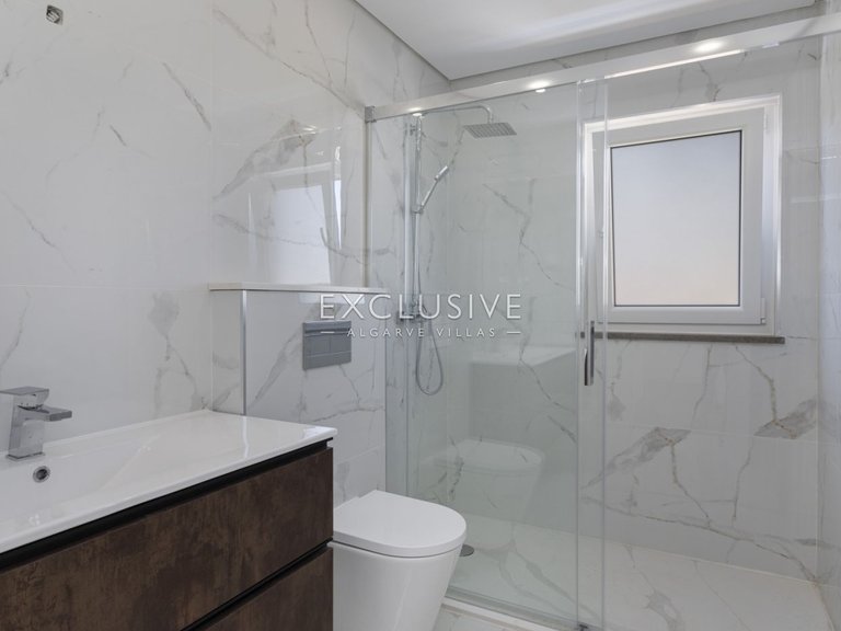 Villa for Sale in Lagos, Algarve 16