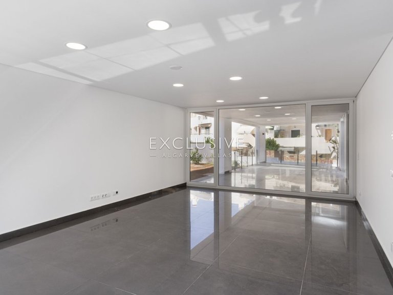 Villa for Sale in Lagos, Algarve 8