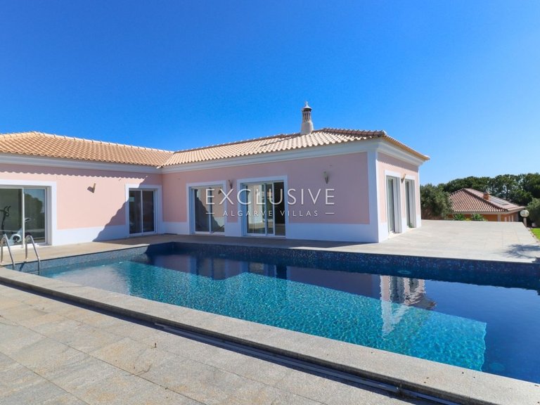 Villa for Sale in Lagos, Algarve 4