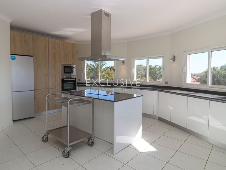 Villa for Sale in Lagos, Algarve 8