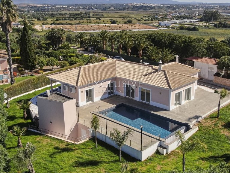 Villa for Sale in Lagos, Algarve 3