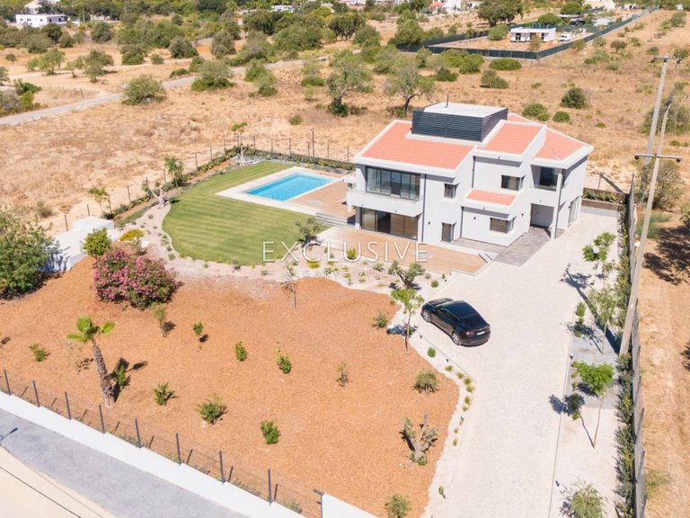 Villa for Sale in Quarteira, Algarve 28
