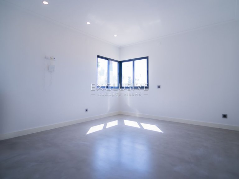 Villa for Sale in Quarteira, Algarve 24