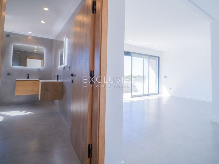 Villa for Sale in Quarteira, Algarve 17