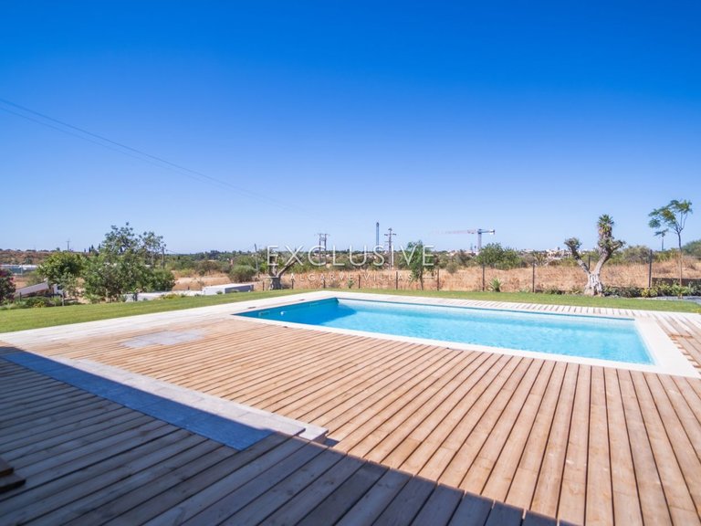 Villa for Sale in Quarteira, Algarve 9