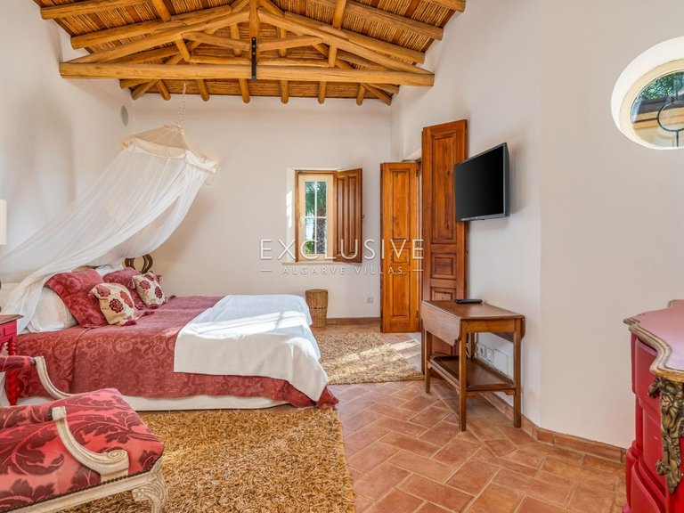 Villa for Sale in Lagos, Algarve 20