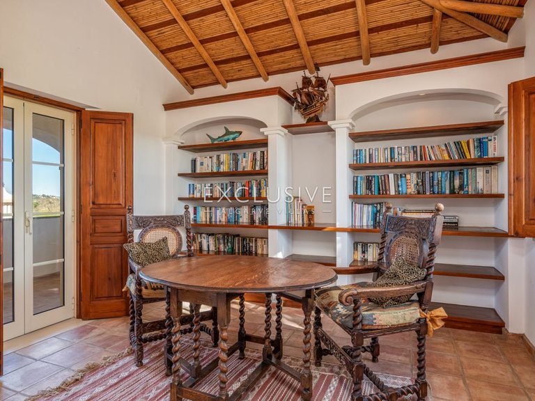 Villa for Sale in Lagos, Algarve 13