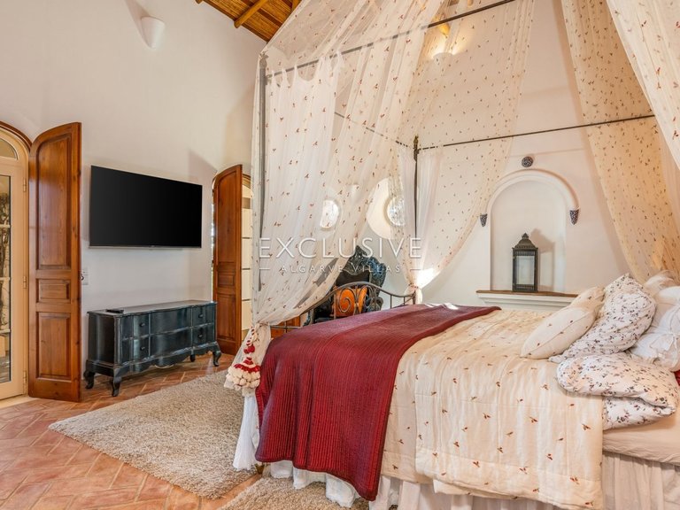 Villa for Sale in Lagos, Algarve 8