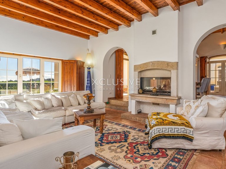 Villa for Sale in Lagos, Algarve 4