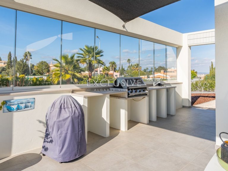 Villa for Sale in Carvoeiro, Algarve 21