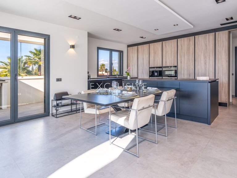 Villa for Sale in Carvoeiro, Algarve 17