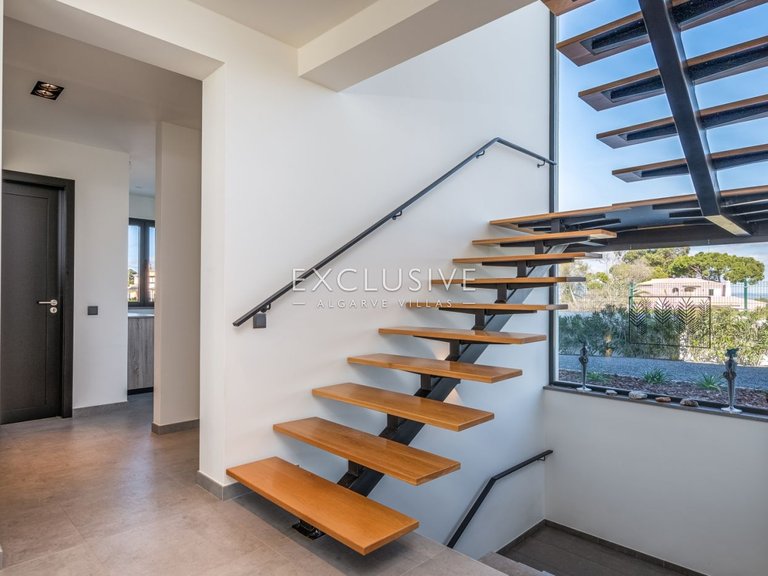 Villa for Sale in Carvoeiro, Algarve 13